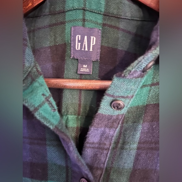 GAP green and black paid button down flannel (m) - Picture 4 of 4